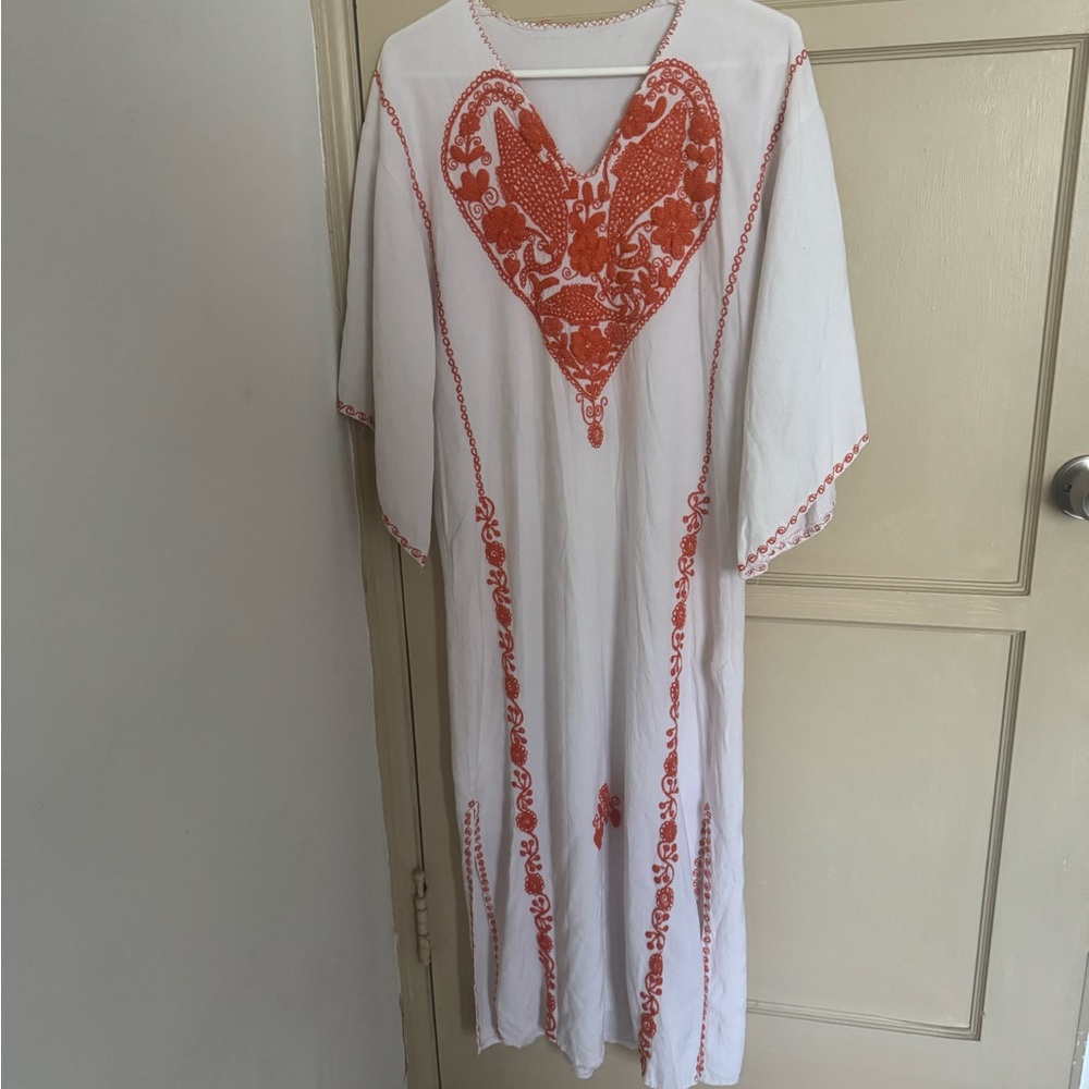 Vintage White Embroidered Kaftan